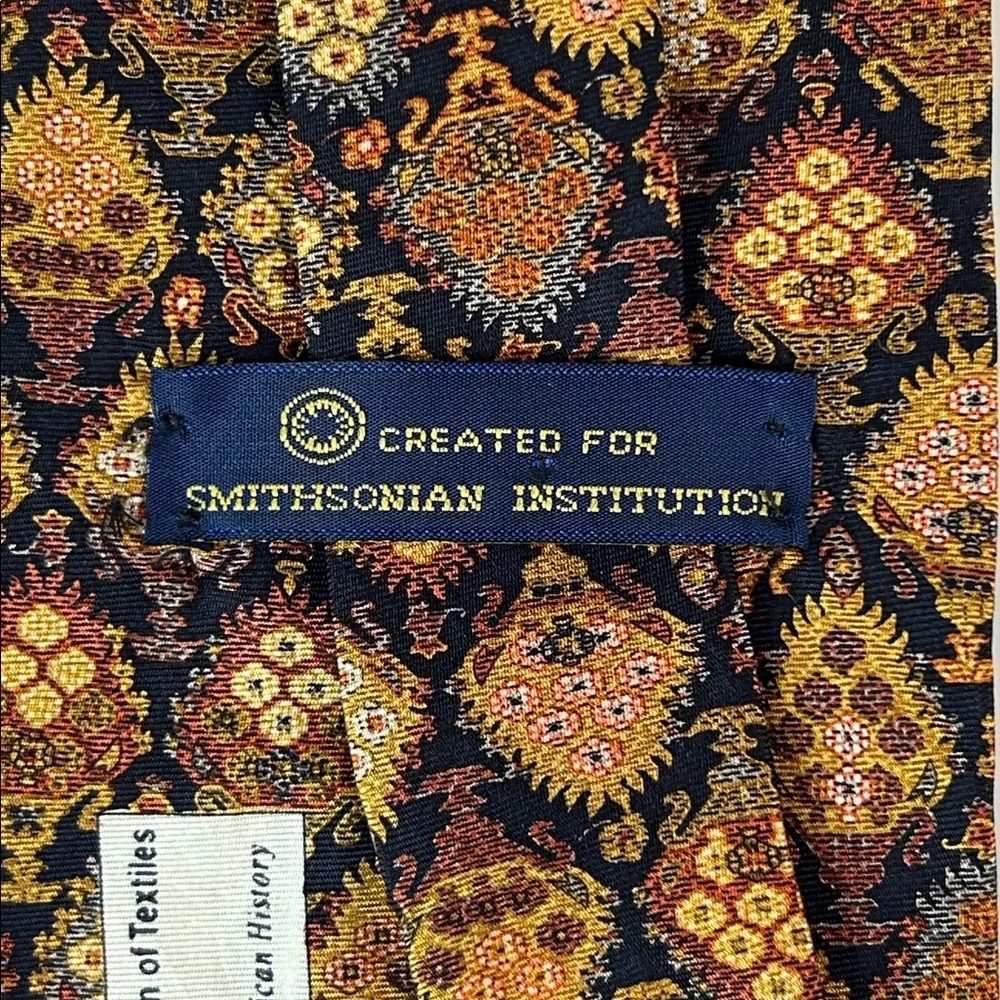 Smithsonian Institute 100% silk tie. 1875 Brussels Carpet‎ Design. Made in USA